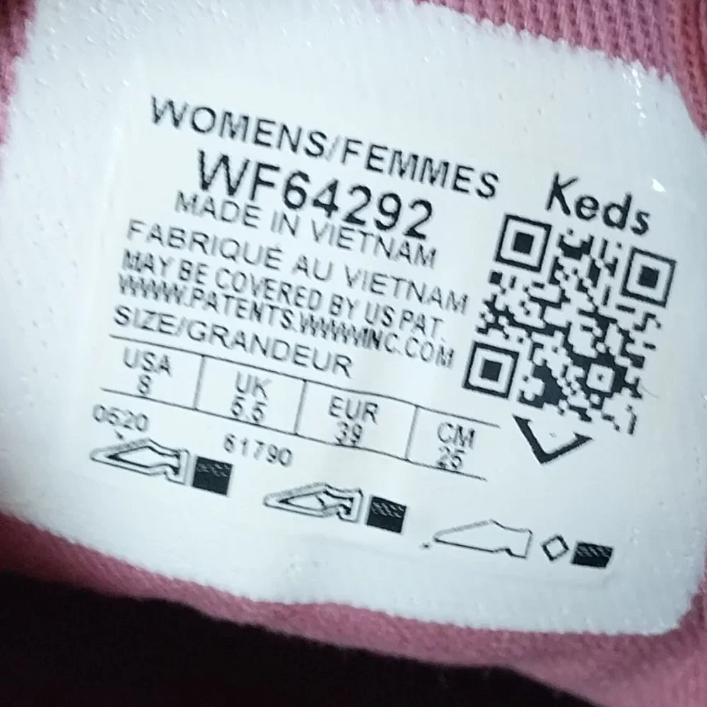 Keds Jump Kick Black and Pink Floral Print Lace Up Sneaker NWOB